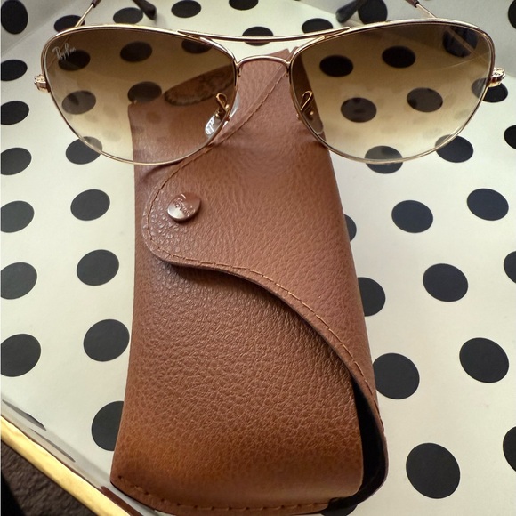 Ray Ban sunglasses with tags - Picture 4 of 15